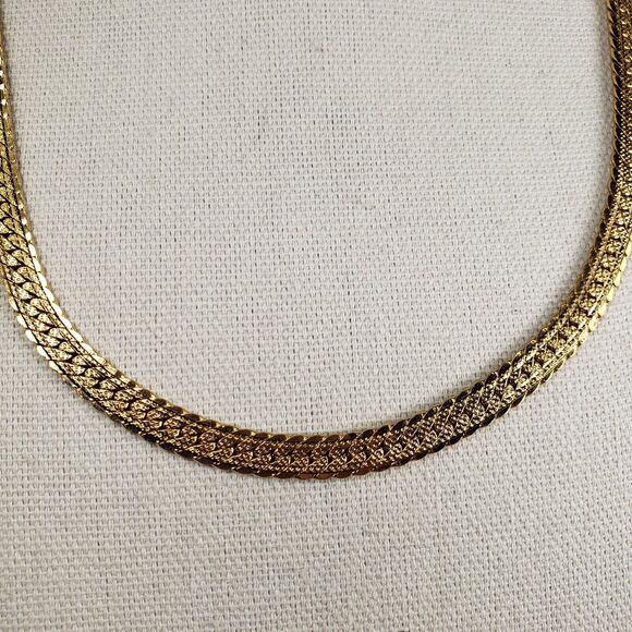 Vintage 1980's Napier Gold Tone Herringbone 22” Etched Both Sides Necklace - Picture 5 of 10